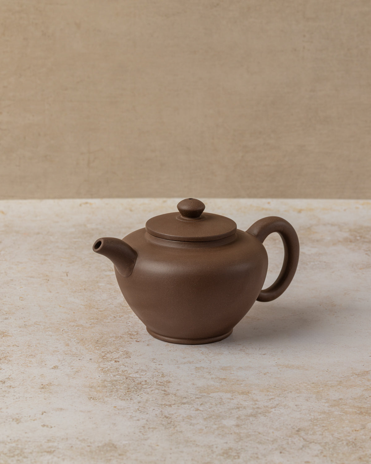 Chinese clay gung-fu teapot, capacity 240ml 